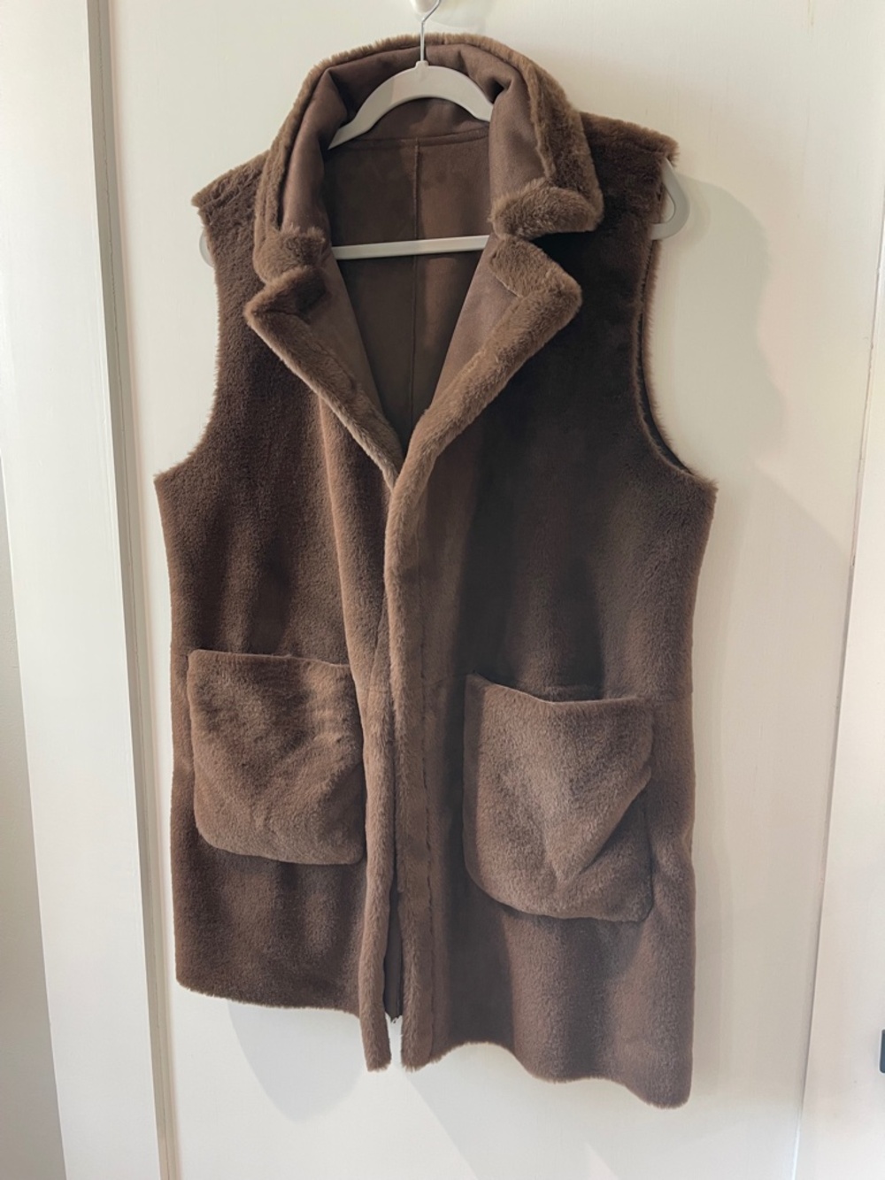 Lauren Ralph Lauren Women's Reversible Faux Shearling Brown Vest Size Large - Picture 3 of 8